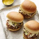 Pulled Pork in Barbecue-Sauce für Sandwiches