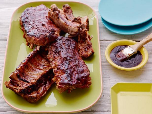 So kocht man perfekte Schweinerippchen