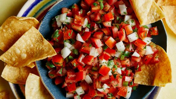 Wie man Pico de Gallo-Vorspeisensauce zubereitet