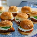 سندويشات دجاج بارميزان صغيرة