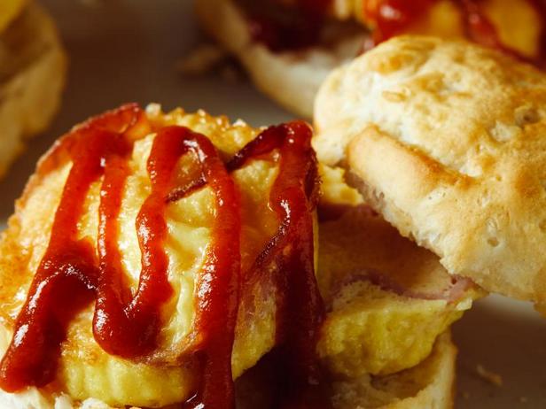 So bereiten Sie Spiegelei-Sandwiches aus der Heißluftfritteuse zu