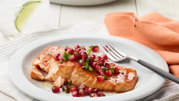 Zubereitung von Granatapfel-glasiertem Lachs in der Heißluftfritteuse