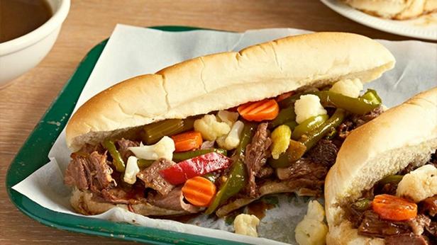 Come preparare i panini con carne di manzo all'italiana in stile Chicago