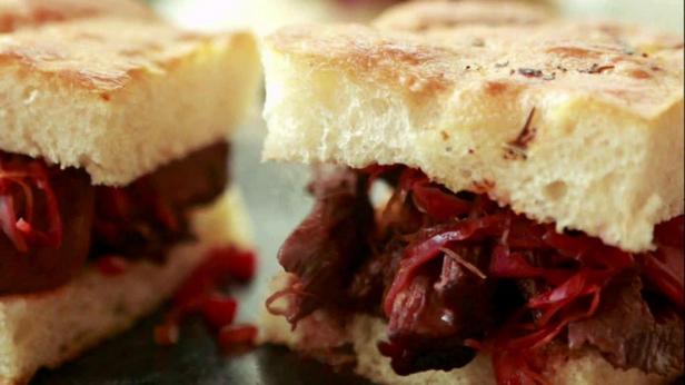 So bereiten Sie Pulled-Beef-Sandwiches zu