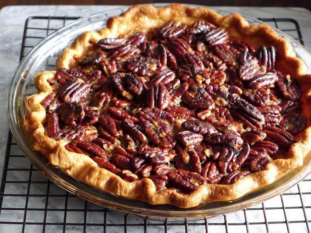 Wie man glutenfreien Pekannusskuchen zubereitet