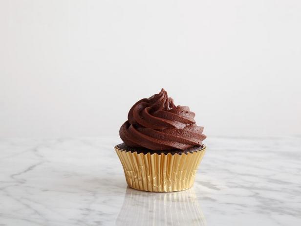 So backt man vielseitige Schokoladen-Cupcakes