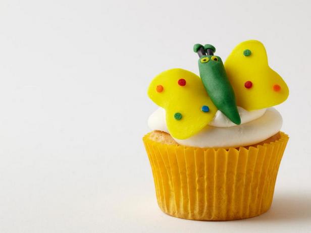 Wie man Schmetterlings-Cupcakes backt