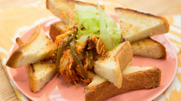 So bereiten Sie Buffalo Chicken Toast zu