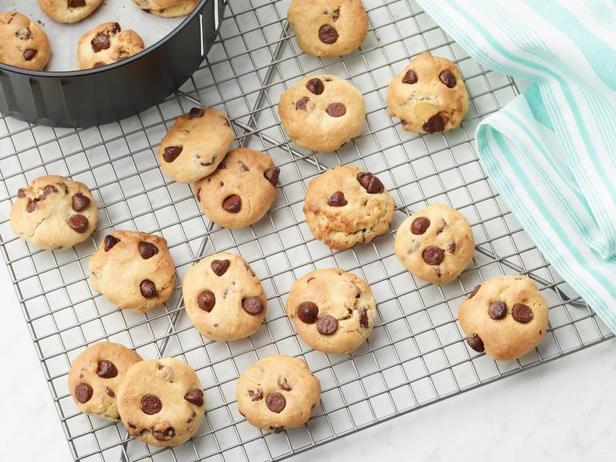 Come preparare i biscotti con gocce di cioccolato nella friggitrice ad aria