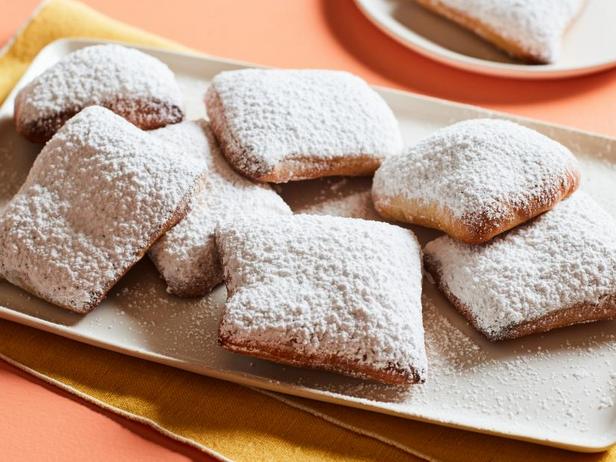 Wie man Beignets in einer Heißluftfritteuse zubereitet