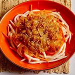 Quallensalat mit eingelegtem Rettich