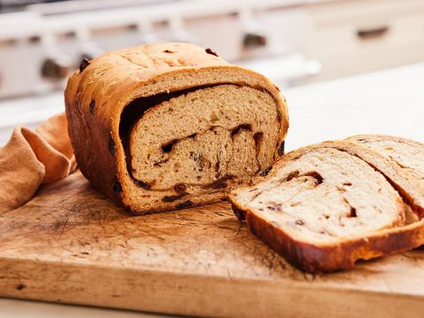 Wie man Zimt-Rosinen-Brot im Brotbackautomaten zubereitet