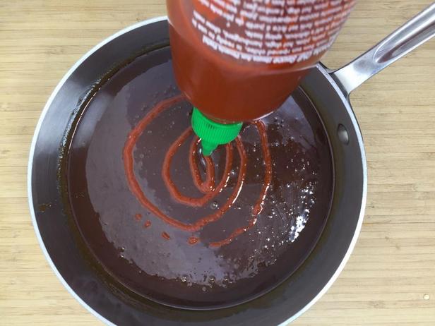 Heiße Karamellsauce