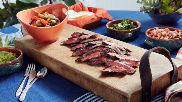 So bereiten Sie Steak-Fajitas mit Guacamole zu