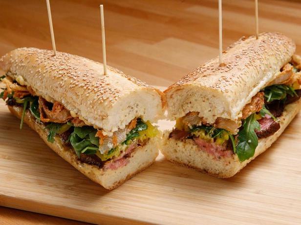 Zubereitung - Steak-Sandwich mit Käsesauce und Zwiebelringen