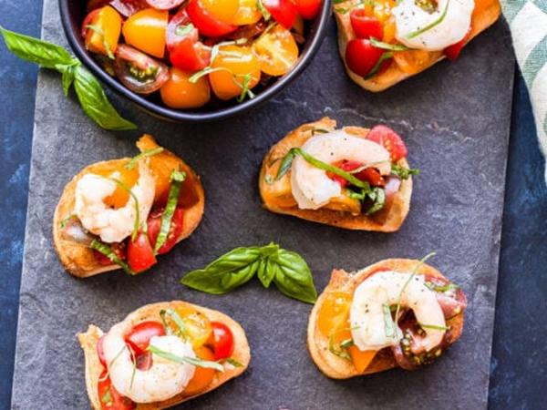 Wie man Garnelen-Bruschetta zubereitet