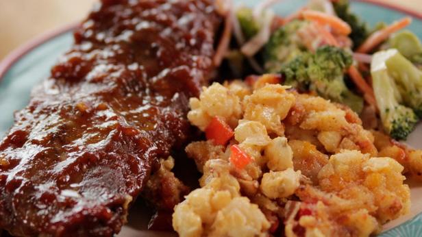 So bereiten Sie klebrige Rippchen aus dem Slow Cooker zu