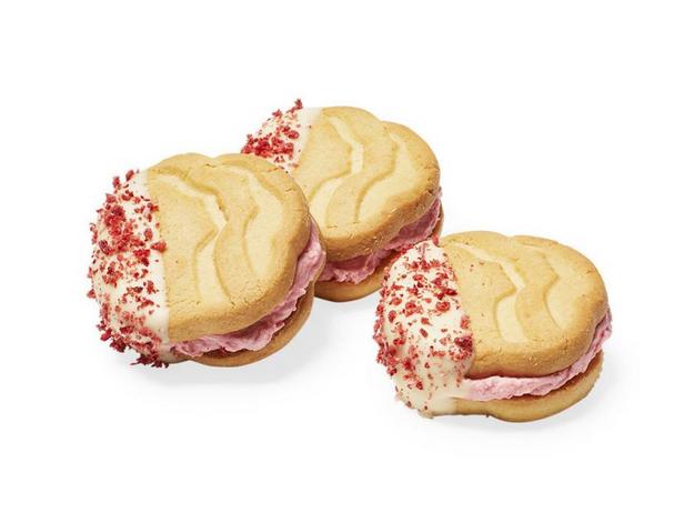 Kuinka tehdä mansikkakermasandwich-keksejä