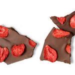 Schokoladenriegel mit Erdbeeren