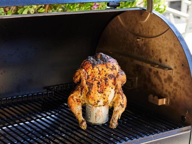 Wie man Hähnchen im Weinglas grillt