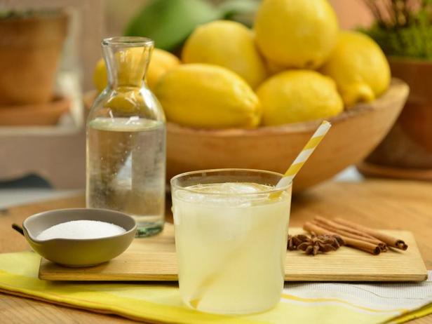 Wie man winterliche Ingwerlimonade zubereitet