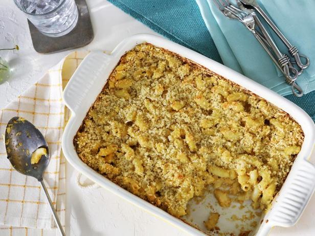 So bereiten Sie vegane Makkaroni mit Käse im Ofen zu