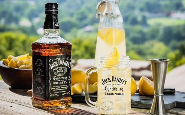 Wie man Lynchburg-Limonade zubereitet