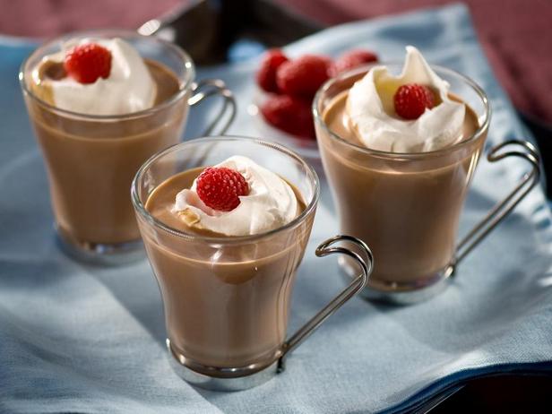 So bereiten Sie den Himbeer-Schokoladen-Paradies-Shake zu