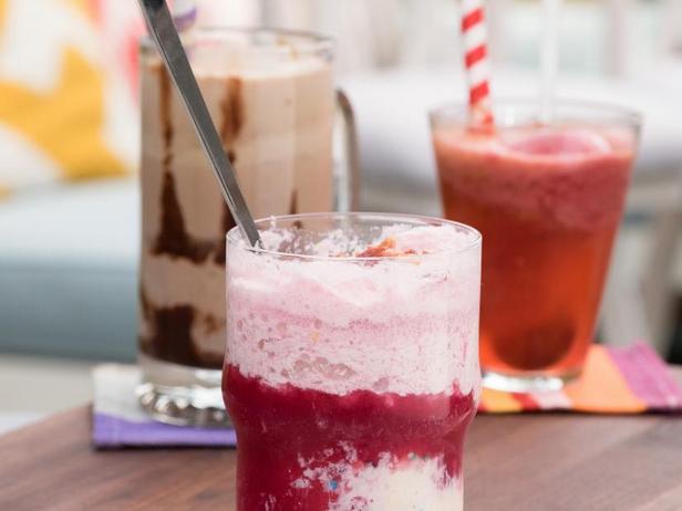 So bereiten Sie Beeren-Float mit Speck zu