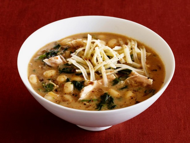 Weiße Chilischoten mit geröstetem Knoblauch