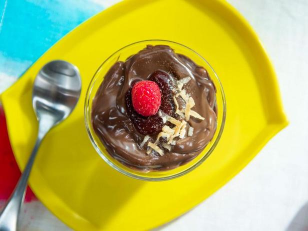 Rezept für Schokoladenpudding-Parfait mit Himbeeren