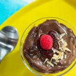 Schokoladenpudding-Parfait mit Himbeeren