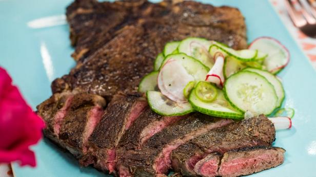 Zubereitung - Gebratenes Steak mit Kreuzkümmel und Gurkensalat