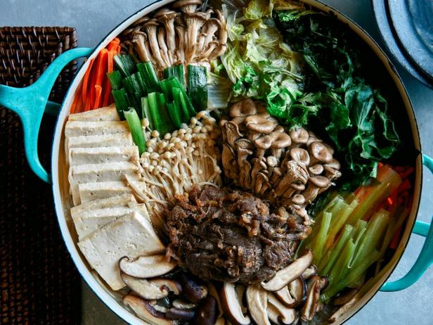 Wie man Jeongol mit Bulgogi zubereitet