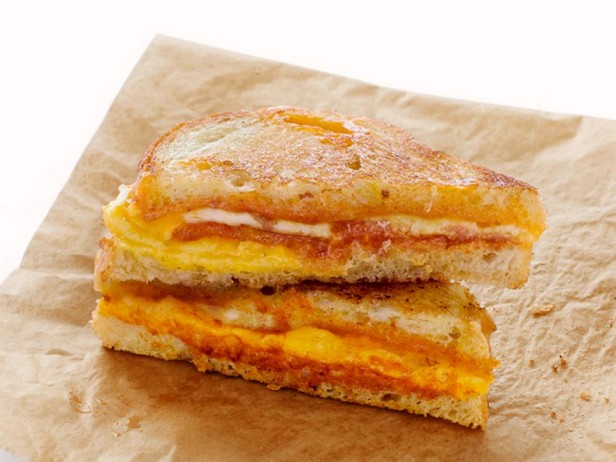 Heißes Drei-Käse-Sandwich