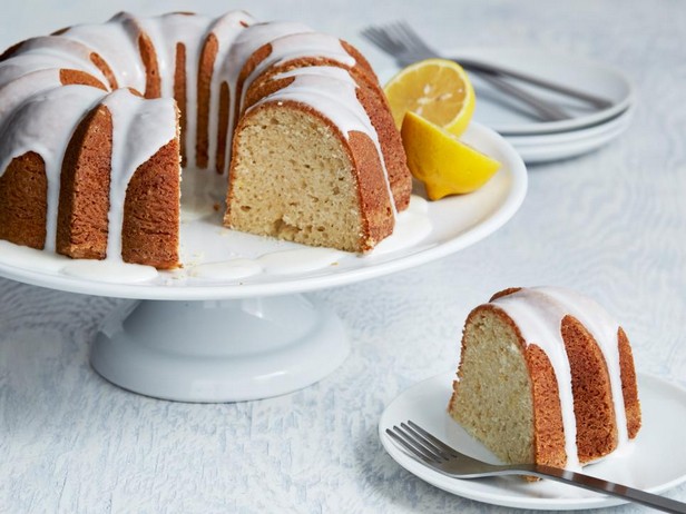 Zitronenkuchen mit Zuckerguss