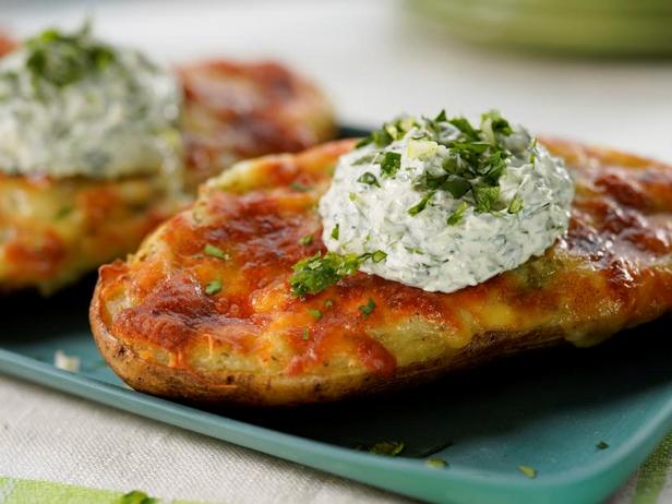Zubereitung - Gefüllte Ofenkartoffeln mit Green-Goddess-Sauce