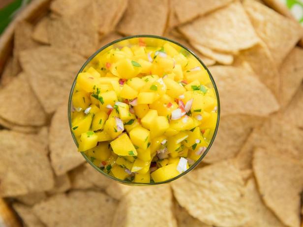 Wie man Mango-Margarita-Salsa zubereitet