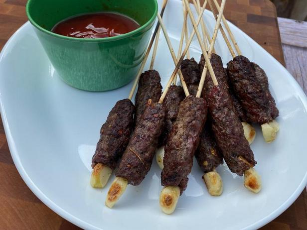Wie man Bloody Beef Fingers zubereitet