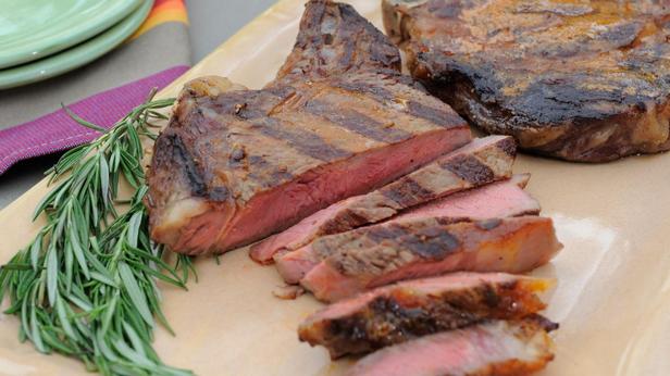 Zubereitung - Gegrilltes Räuchersteak mit Rosmarin