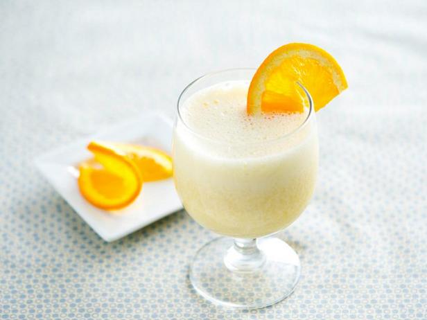So bereiten Sie den Morgen-Überraschungs-Smoothie zu