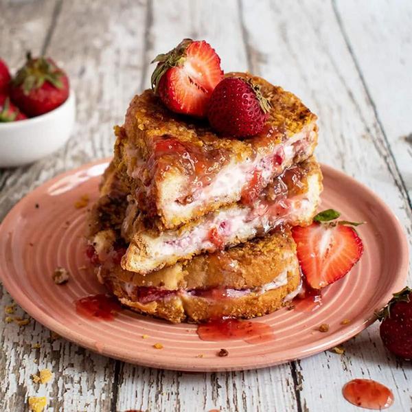 So bereiten Sie mit Früchten gefüllten French Toast zu