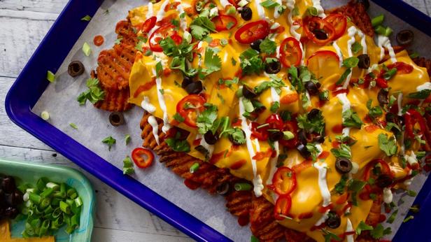 Wie man Kartoffel-Picknick-Nachos zubereitet