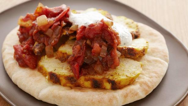 Zubereitung - Scharfe Tandoori-Hähnchenbrust mit gegrillter Tomatenmarmelade und Kräuterjoghurt