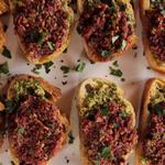 Crostini mit Tapenade