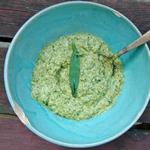 Pesto aus Estragon und Walnüssen