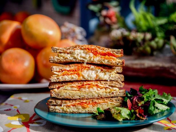 So bereiten Sie ein Tempeh-Reuben-Sandwich zu