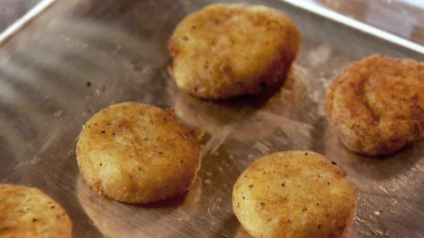 Wie man Kartoffelpuffer zubereitet