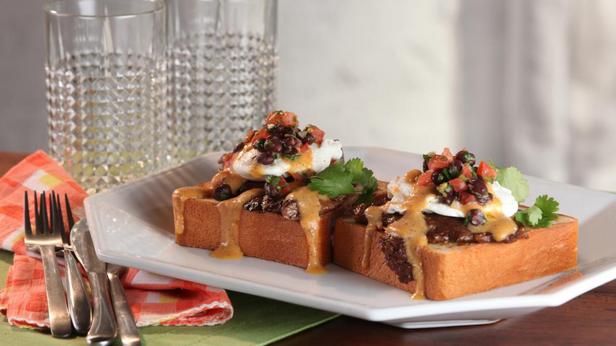 Wie man Eggs Benedict nach Texas-Art zubereitet