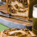Hausgemachtes gefülltes Brot